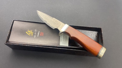 HD-102 HATTORI SAN-36 L.E.Нож туристический 215-100-4.8мм, 176г,V-Gold Никель Дамаск, рук. Cocobolo 